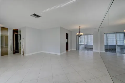 9807 NW 67th Court Tamarac FL 33321