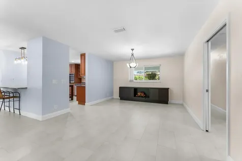 4811 Dorchester Mews Haverhill FL 33415