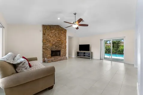 4811 Dorchester Mews Haverhill FL 33415
