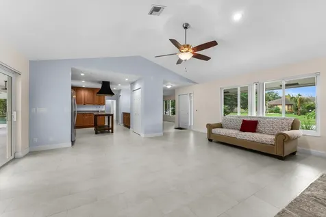 4811 Dorchester Mews Haverhill FL 33415
