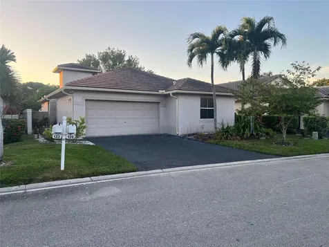 139 NW 72nd Avenue Plantation FL 33317