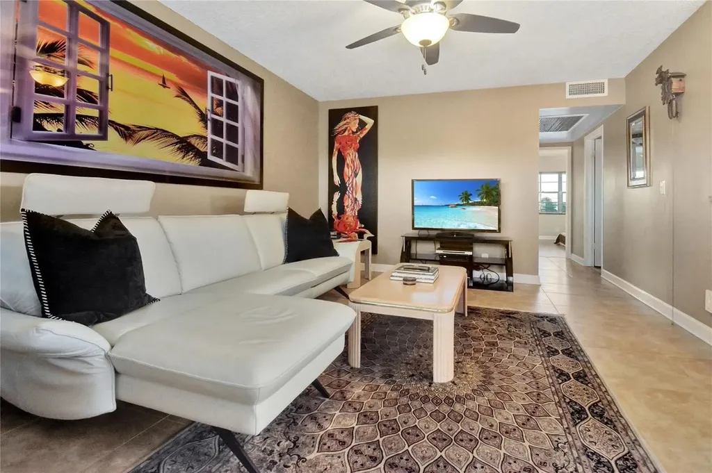 33 Fanshaw A Boca Raton FL 33434