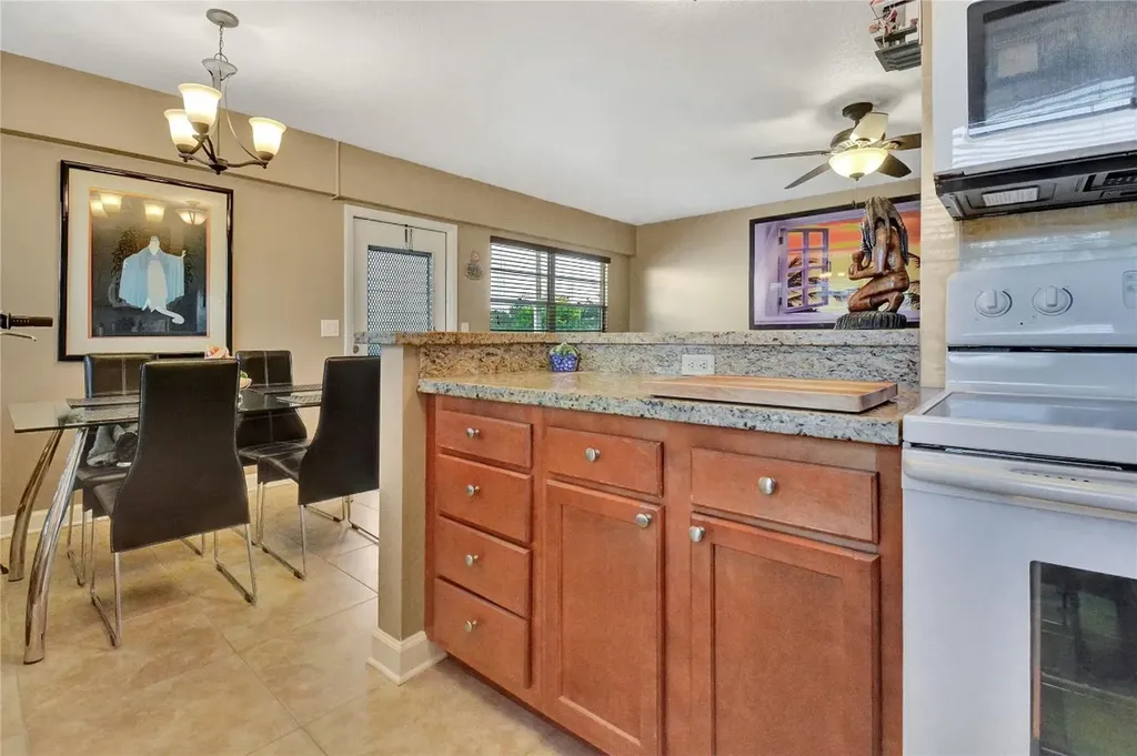 33 Fanshaw A Boca Raton FL 33434