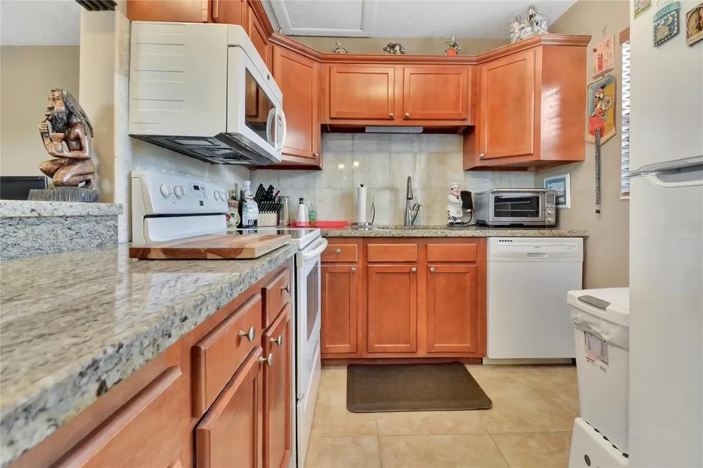 33 Fanshaw A Boca Raton FL 33434