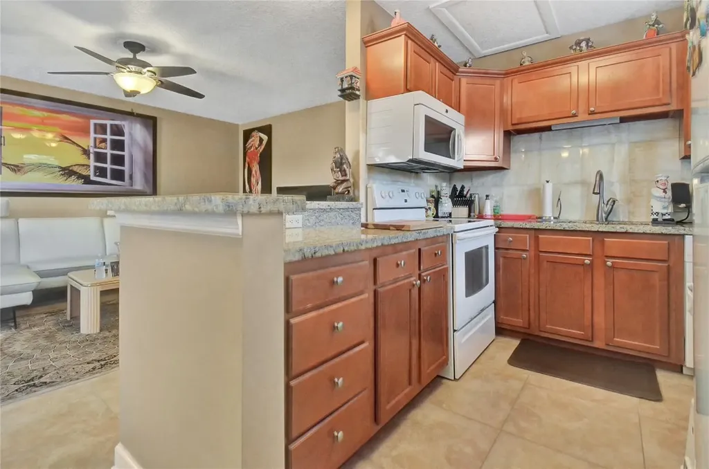 33 Fanshaw A Boca Raton FL 33434