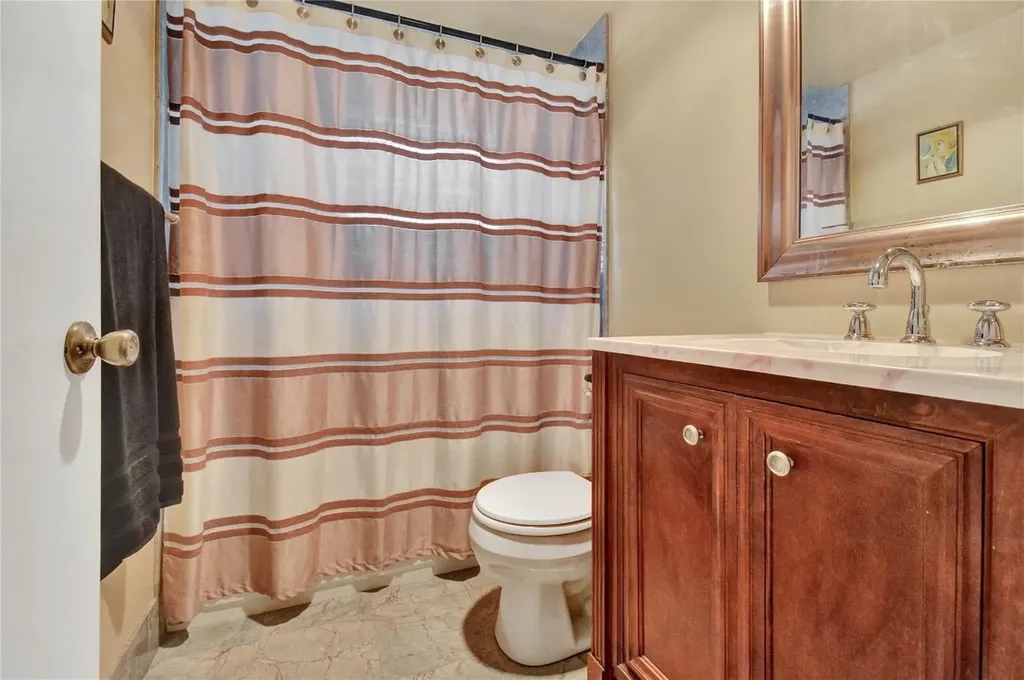 33 Fanshaw A Boca Raton FL 33434