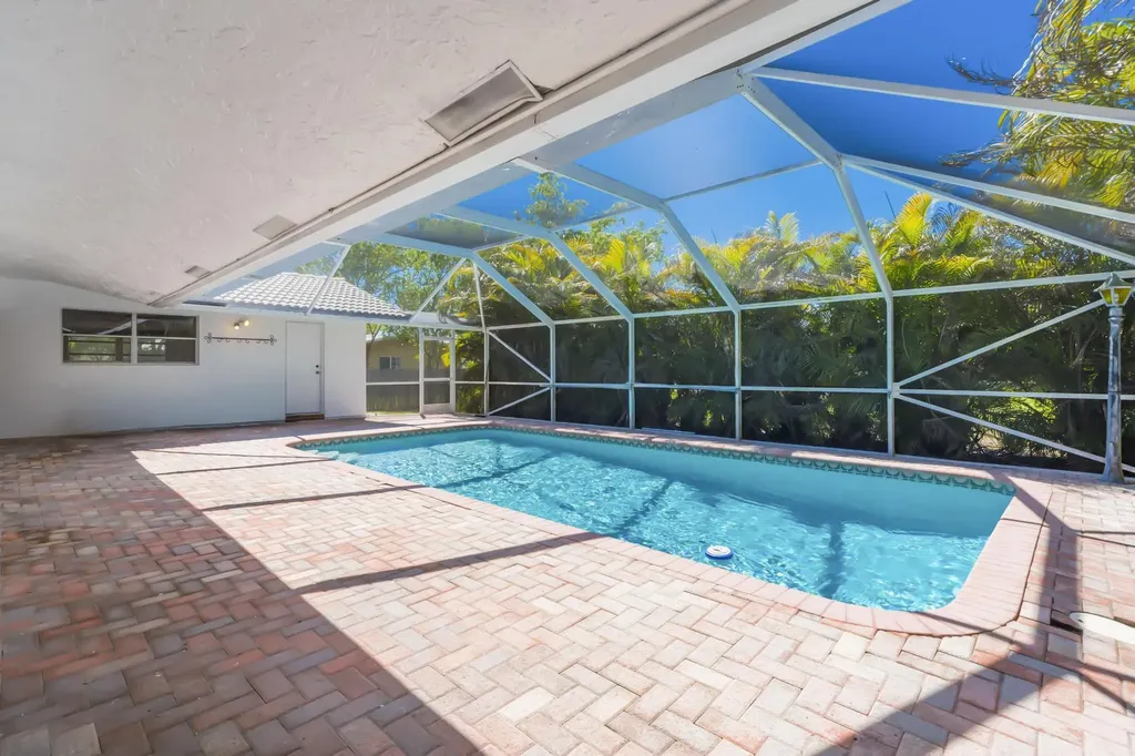 4250 NW 107th Avenue Coral Springs FL 33065