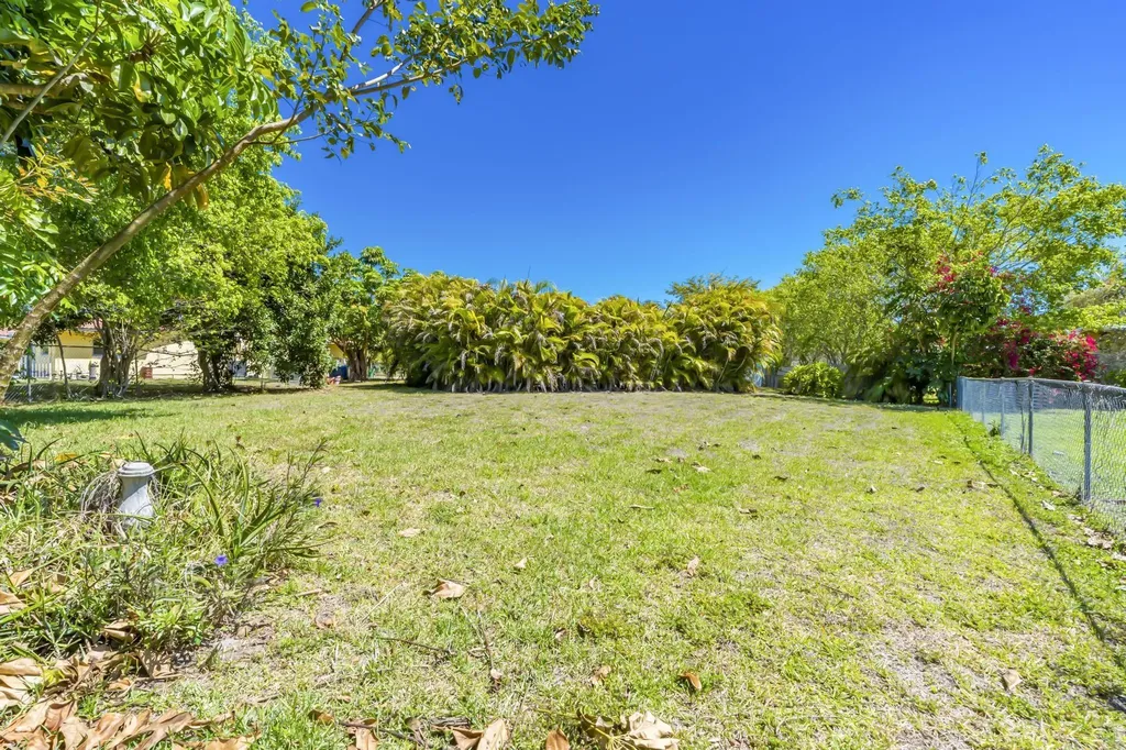 4250 NW 107th Avenue Coral Springs FL 33065
