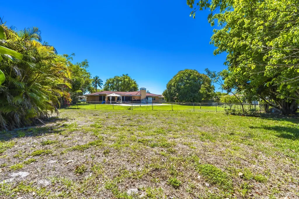 4250 NW 107th Avenue Coral Springs FL 33065