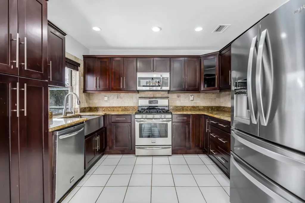 4250 NW 107th Avenue Coral Springs FL 33065