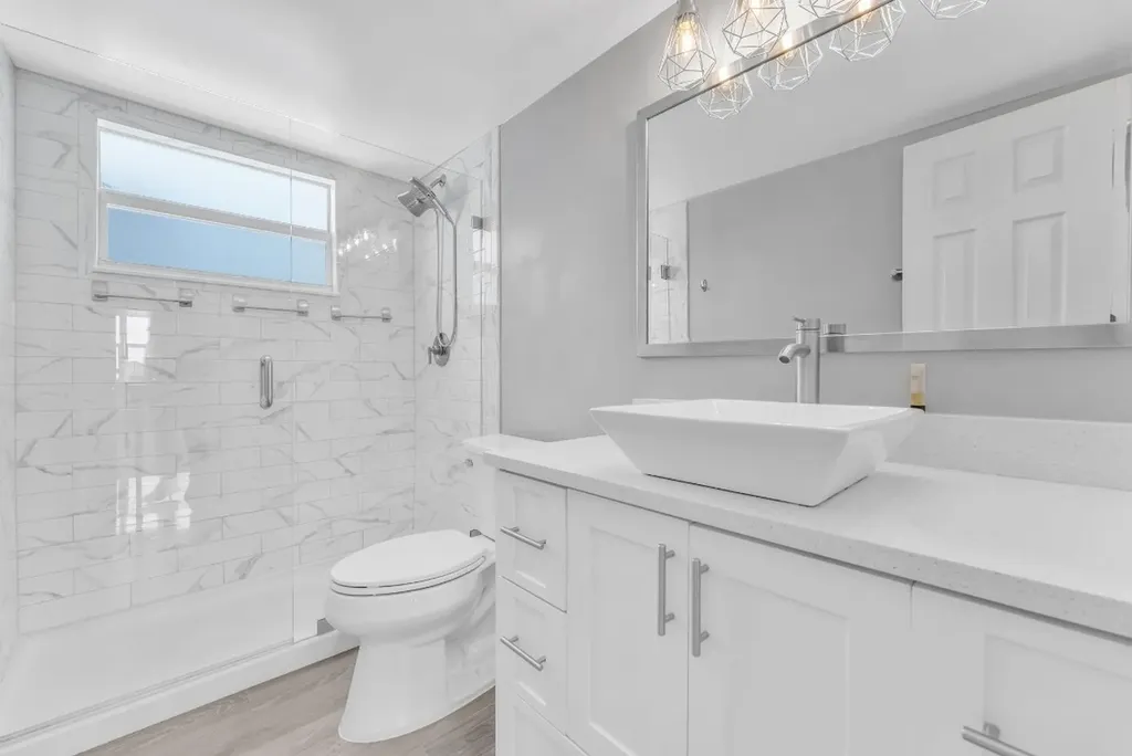 2555 NE 11th Street Fort Lauderdale FL 33304
