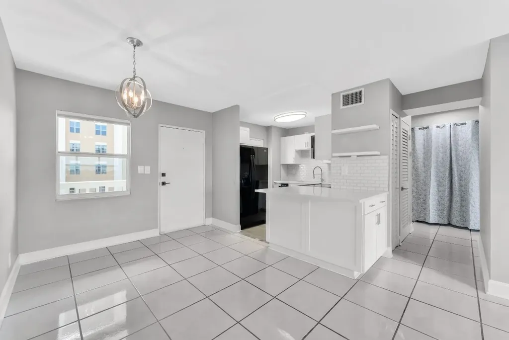 2555 NE 11th Street Fort Lauderdale FL 33304