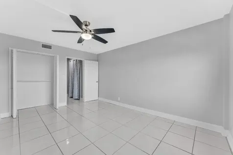 2555 NE 11th Street Fort Lauderdale FL 33304