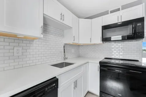 2555 NE 11th Street Fort Lauderdale FL 33304