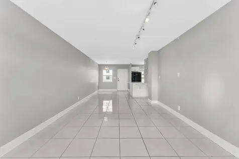 2555 NE 11th Street Fort Lauderdale FL 33304