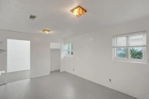 1701 NE 27th Drive Wilton Manors FL 33334