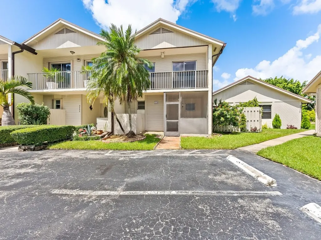 2226 Nova Village Drive Davie FL 33317