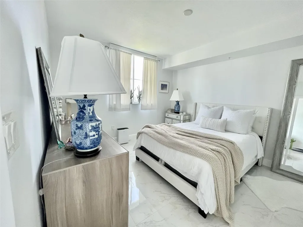 3020 NE 32nd Avenue Fort Lauderdale FL 33308