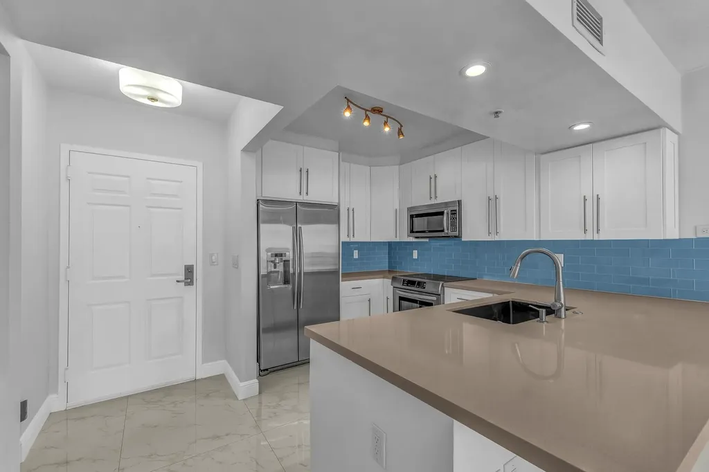 3020 NE 32nd Avenue Fort Lauderdale FL 33308