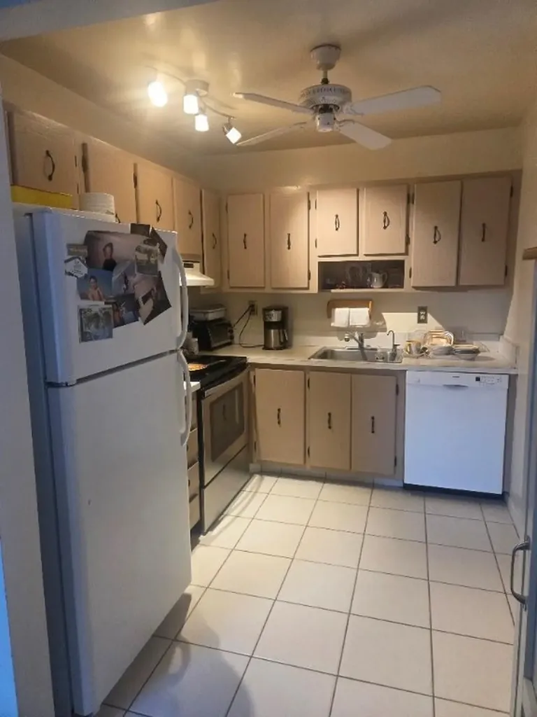 91 Burgundy B Delray Beach FL 33484
