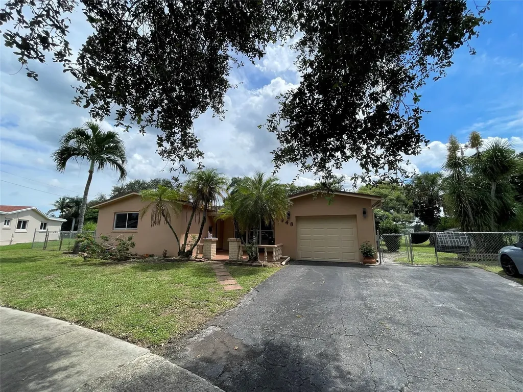 8948 SW 53rd Street Cooper City FL 33328