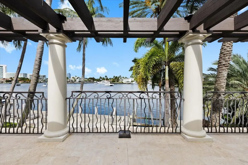 1313 E Lake Drive Fort Lauderdale FL 33316