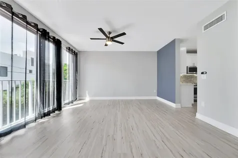 2725 NE 8 Avenue Wilton Manors FL 33334