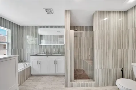 2725 NE 8 Avenue Wilton Manors FL 33334