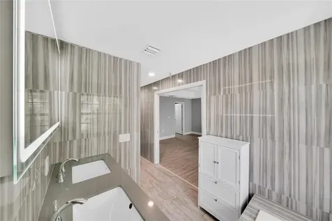 2725 NE 8 Avenue Wilton Manors FL 33334