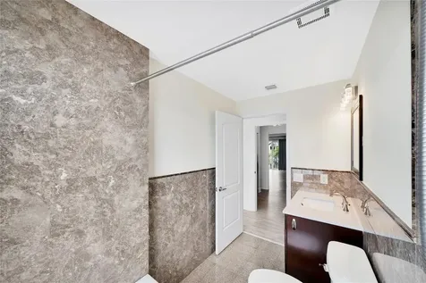 2725 NE 8 Avenue Wilton Manors FL 33334
