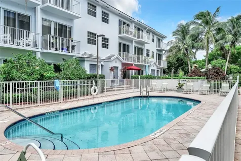 2725 NE 8 Avenue Wilton Manors FL 33334