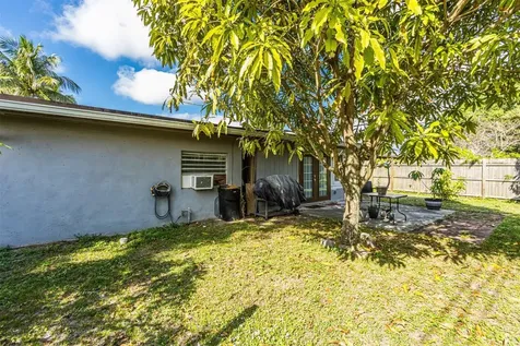 1610 SW 68th Terrace North Lauderdale FL 33068