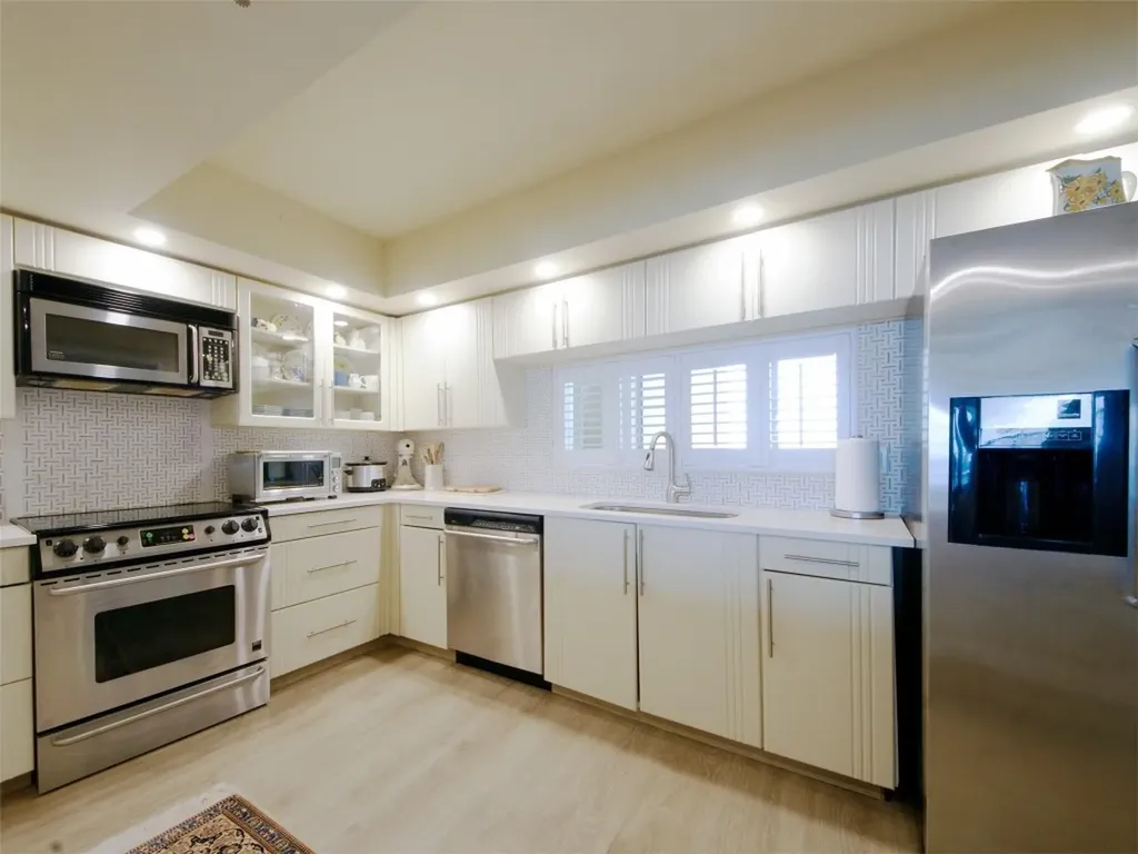 2480 Presidential Way West Palm Beach FL 33401