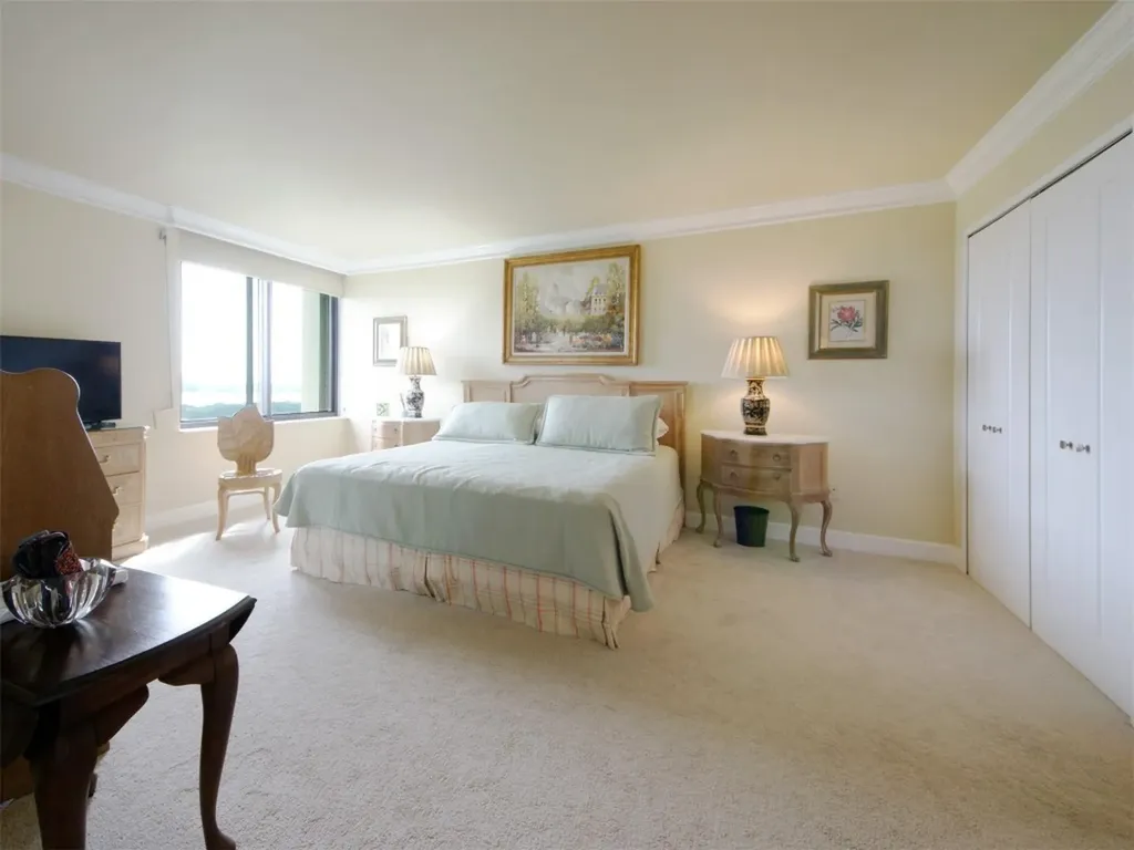 2480 Presidential Way West Palm Beach FL 33401