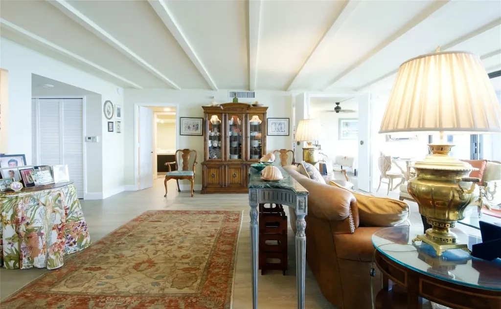 2480 Presidential Way West Palm Beach FL 33401