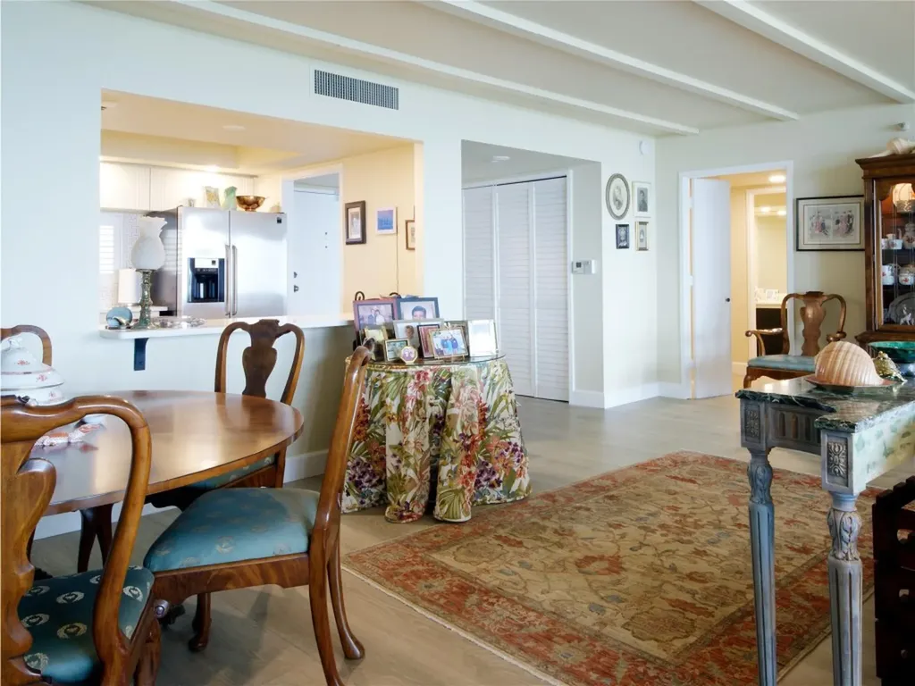 2480 Presidential Way West Palm Beach FL 33401