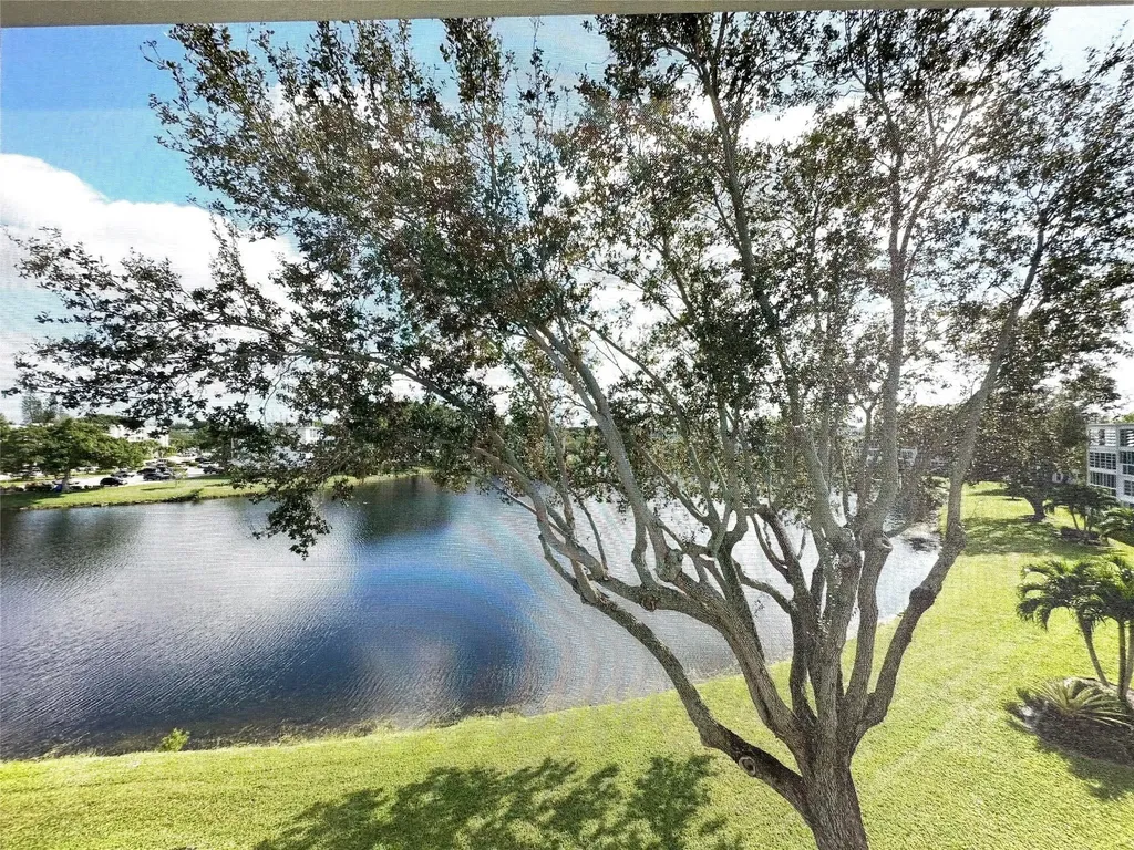 4115 Cambridge E Deerfield Beach FL 33442