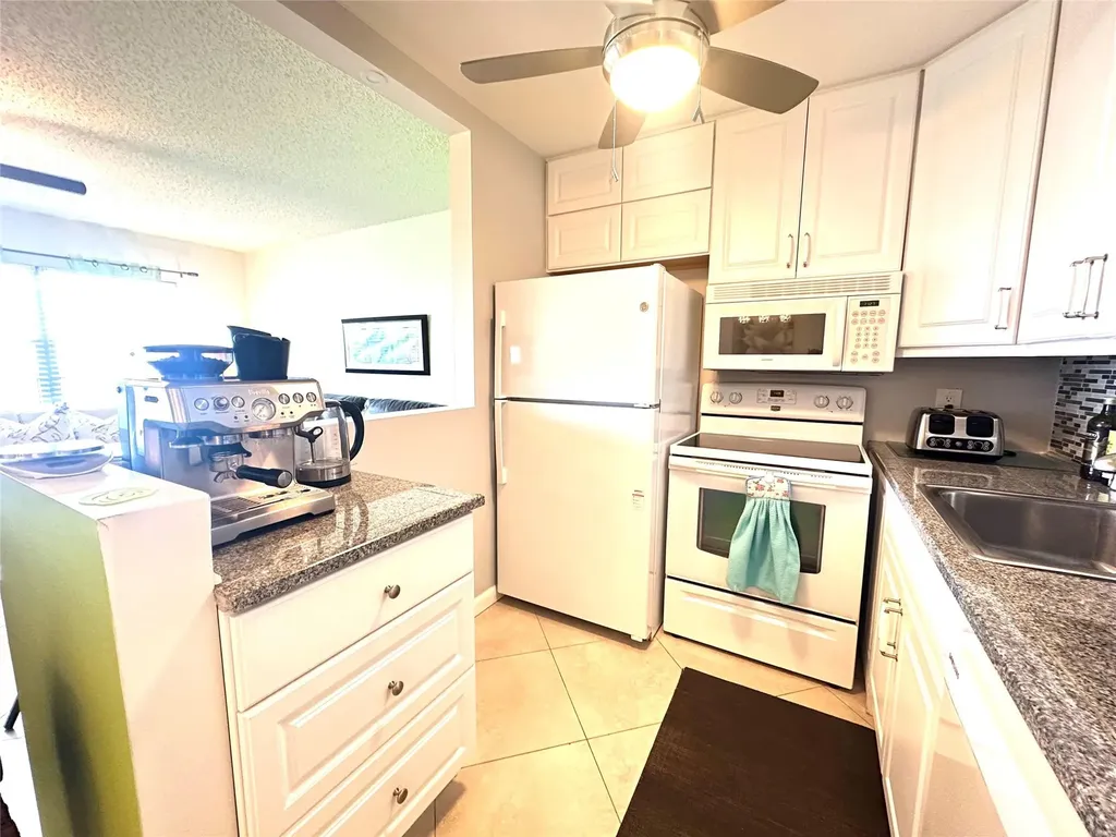 4115 Cambridge E Deerfield Beach FL 33442