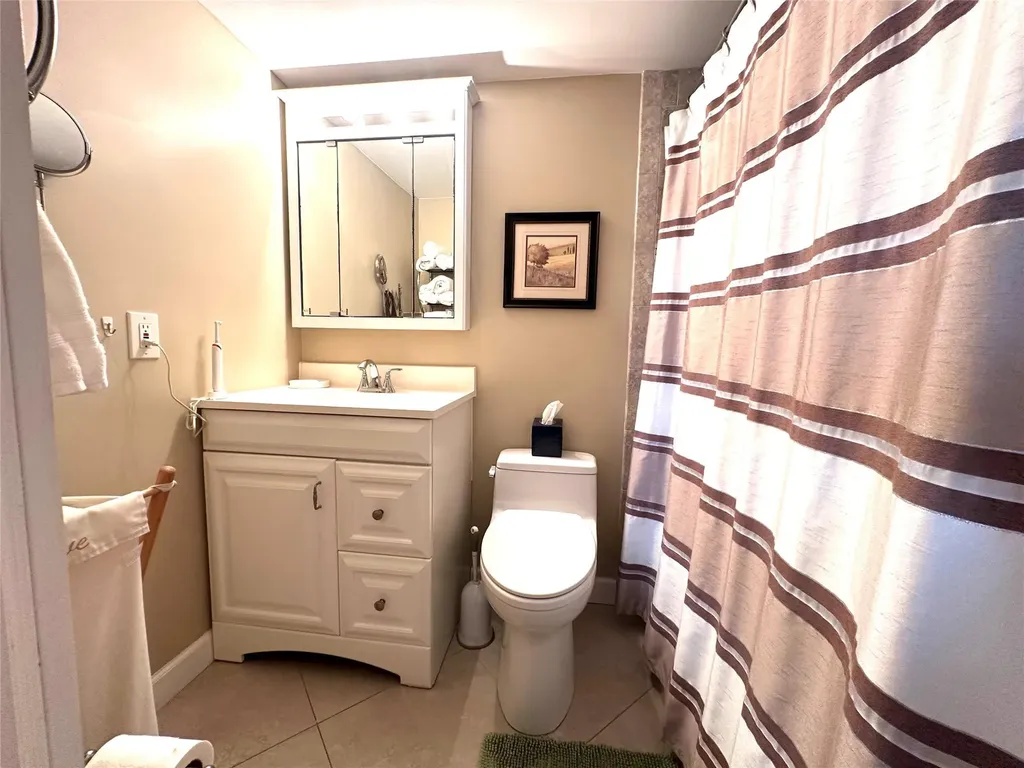4115 Cambridge E Deerfield Beach FL 33442