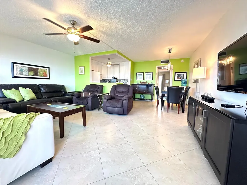 4115 Cambridge E Deerfield Beach FL 33442