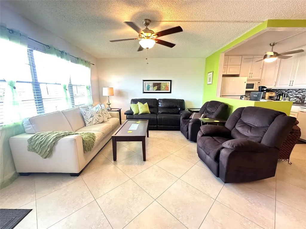 4115 Cambridge E Deerfield Beach FL 33442