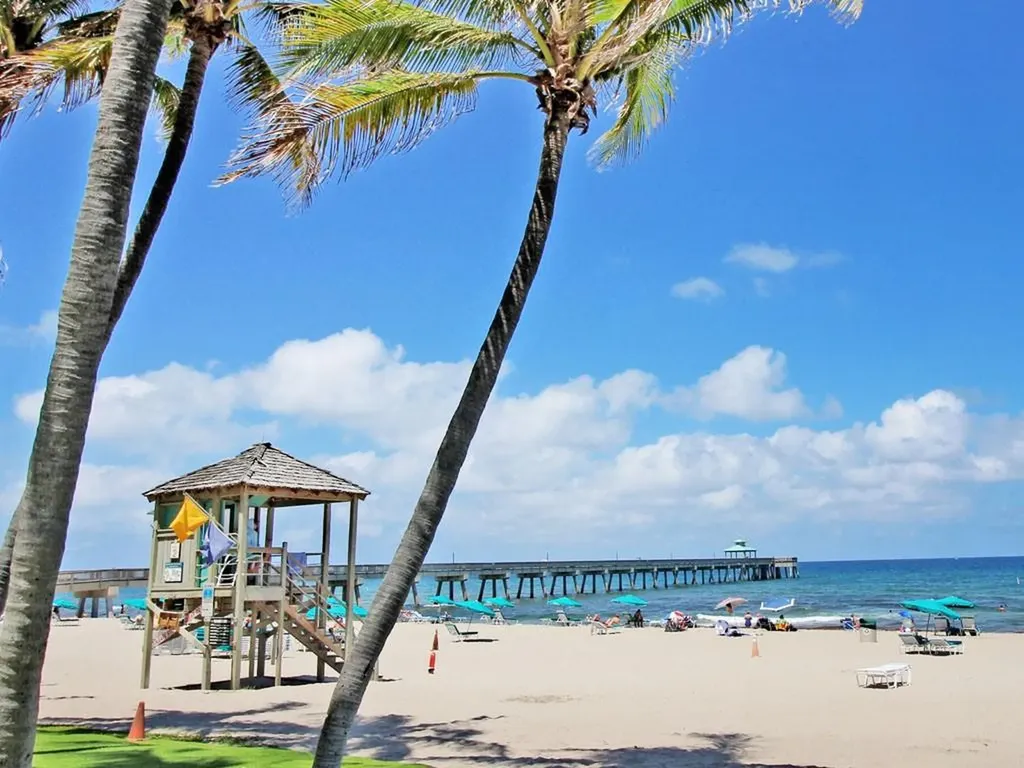 4115 Cambridge E Deerfield Beach FL 33442
