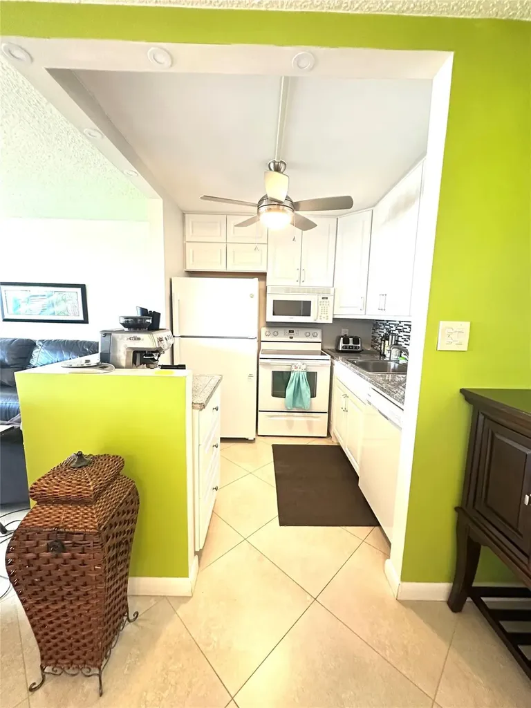 4115 Cambridge E Deerfield Beach FL 33442