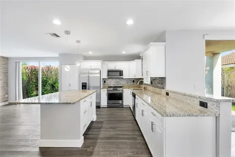 11571 NW 4th Manor Coral Springs FL 33071