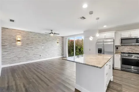 11571 NW 4th Manor Coral Springs FL 33071