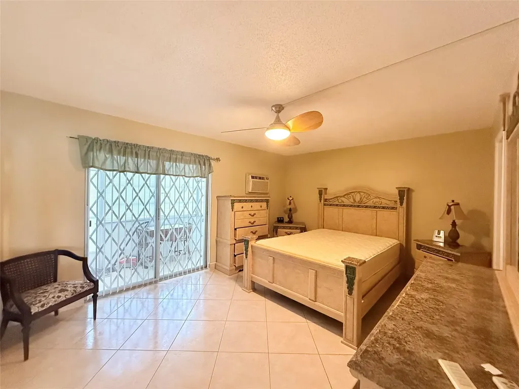 53 Markham C Deerfield Beach FL 33442
