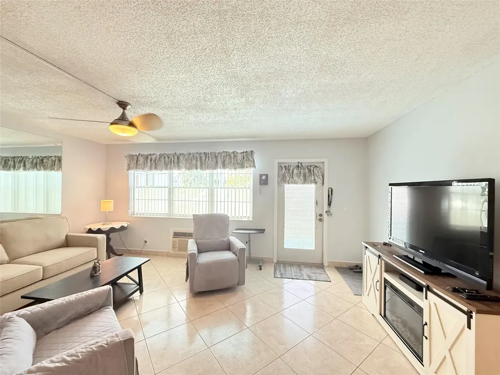53 Markham C Deerfield Beach FL 33442
