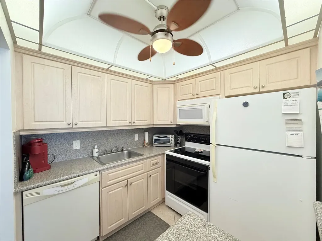 53 Markham C Deerfield Beach FL 33442