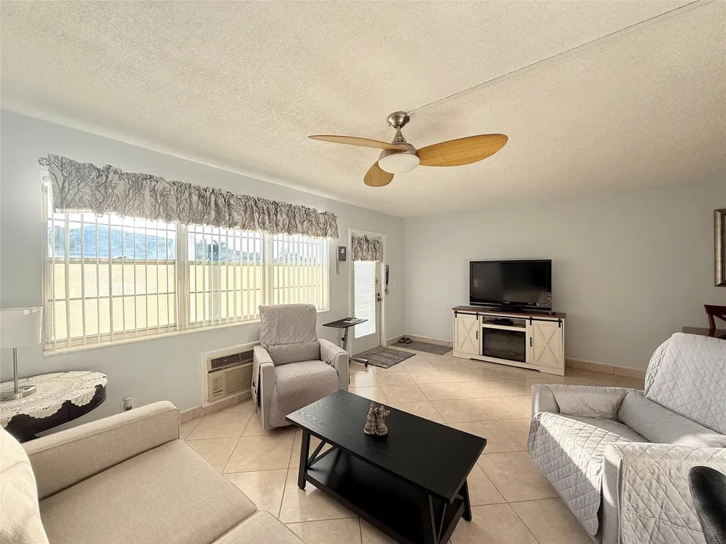 53 Markham C Deerfield Beach FL 33442