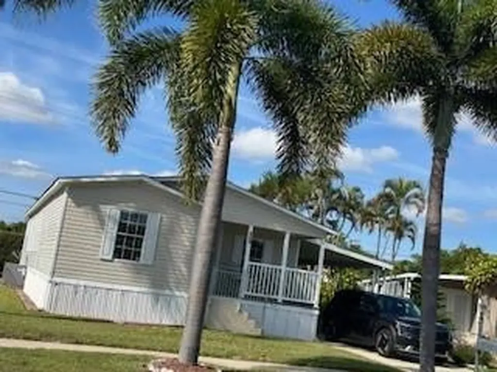 5347 NW 1st Way Deerfield Beach FL 33064
